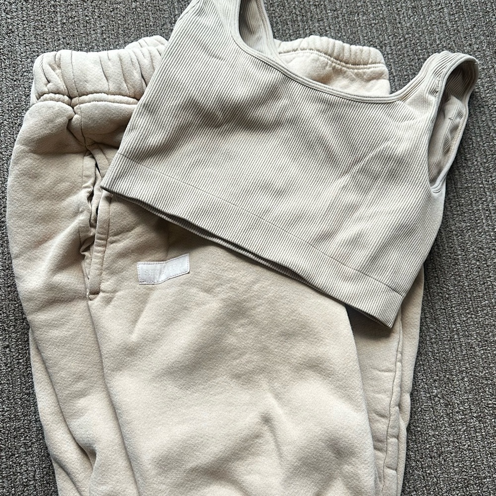 SET ACTIVE X REVOLVE SWEATPANTS SET

SOLDOUT ON REVOLVE